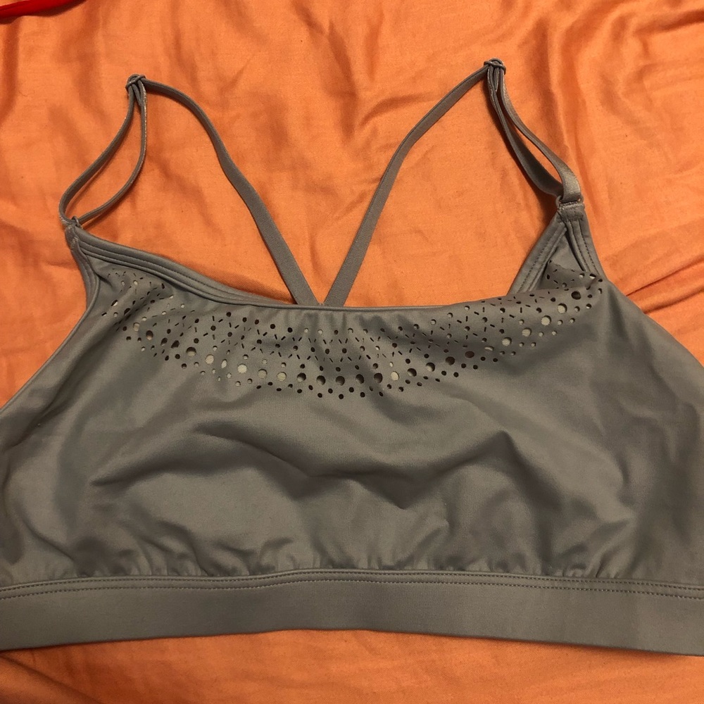vs sports bra 🤍
